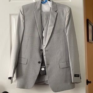 Tazio Kid Size 18 3-piece suit
